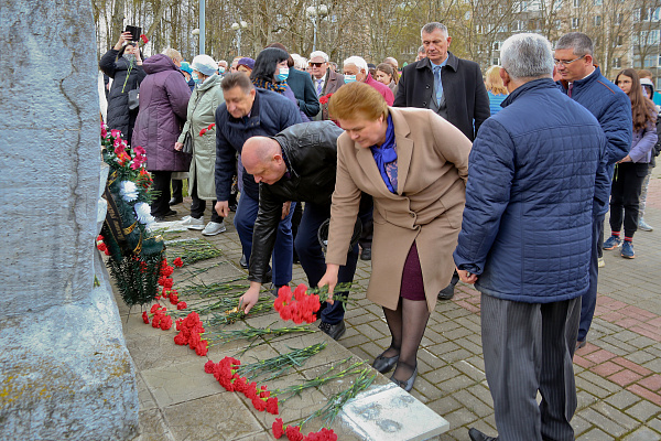 Ольга Окунева приняла участие в митинге, посвященном 35-й годовщине аварии на ЧАЭС